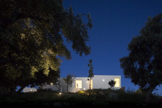 Malaca House by Mario Martins Atelier in Lagos, Portugal