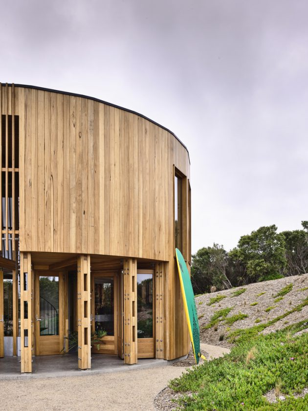St. Andrews Beach House by Austin Maynard Architects in Victoria, Australia
