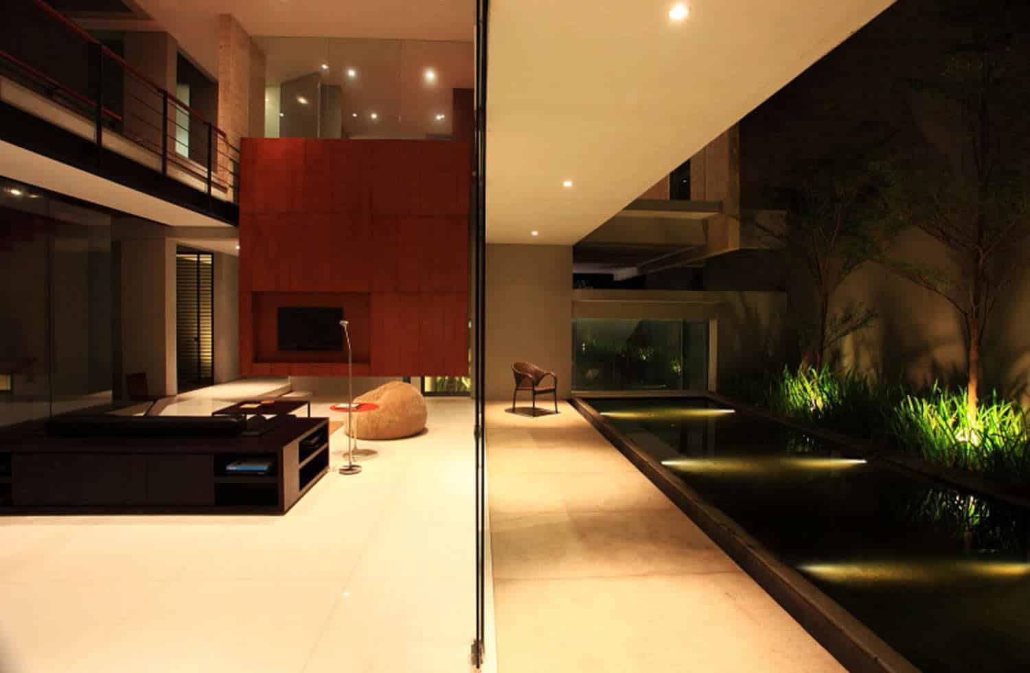 Tan Residence by Chrystalline Artchitect in Jakarta, Indonesia