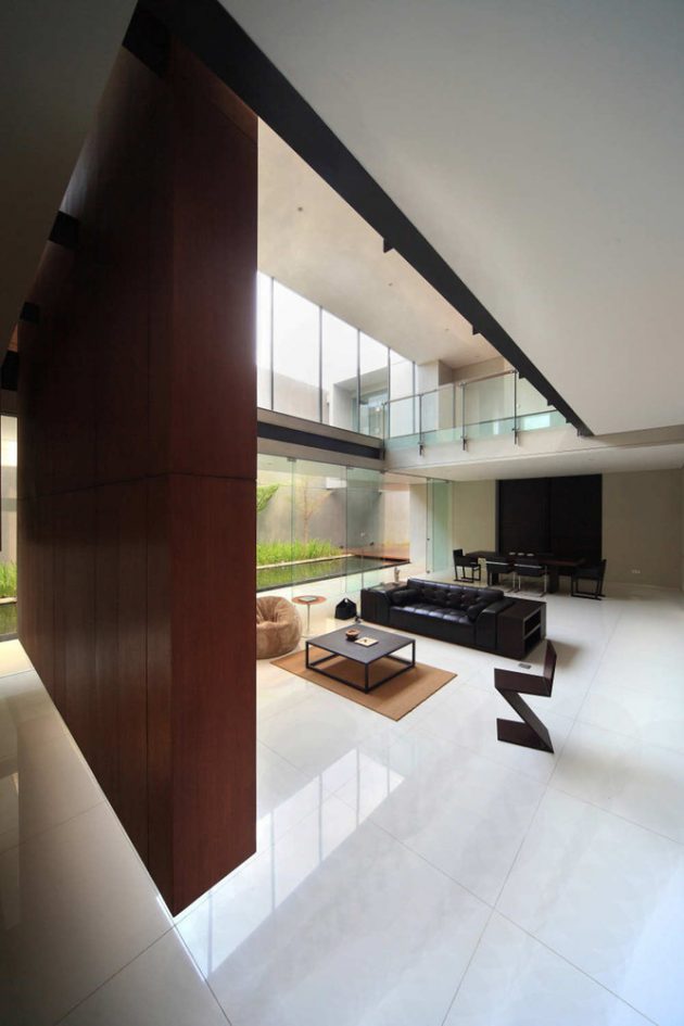 Tan Residence by Chrystalline Artchitect in Jakarta, Indonesia