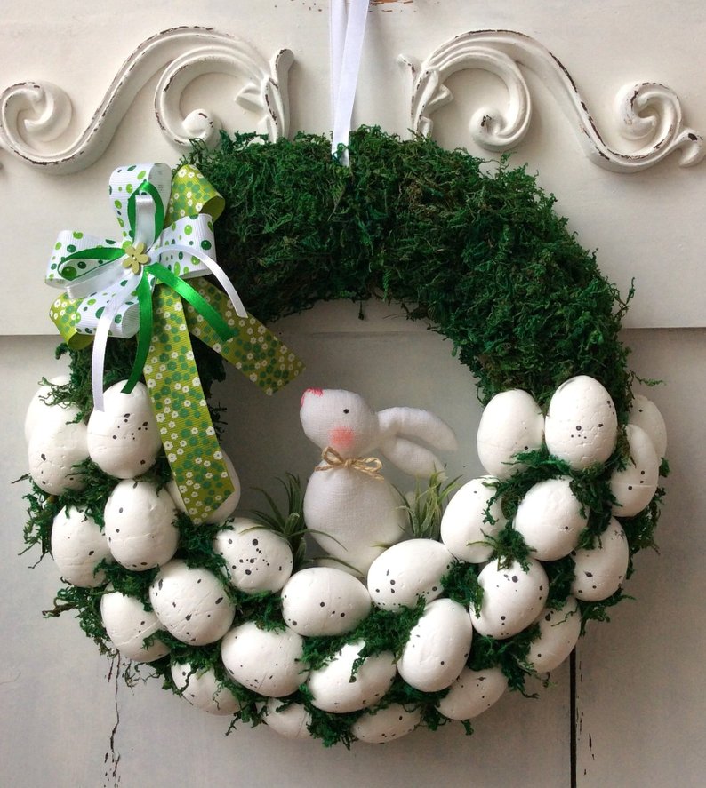 15 Cheerful Handmade Easter Wreath Designs For The Upcoming Holiday