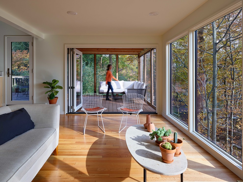 16 Amazing Mid-Century Modern Sun Room Designs To Chill Out In
