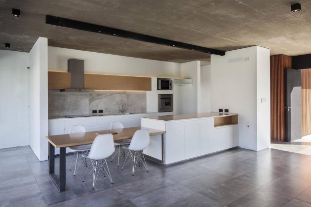 AC House by Estudio GM ARQ in Tigre, Argentina