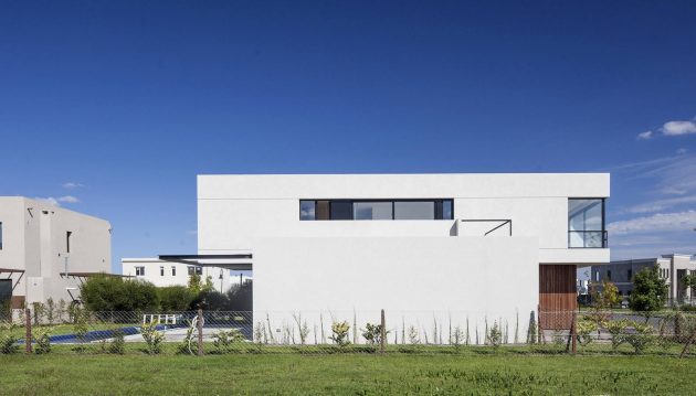 AC House by Estudio GM ARQ in Tigre, Argentina