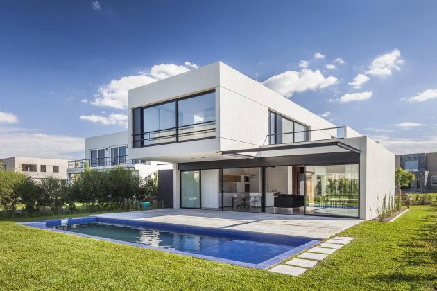 AC House by Estudio GM ARQ in Tigre, Argentina