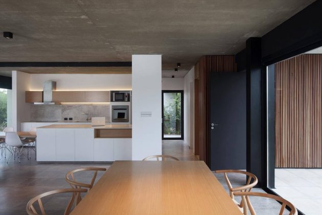 AC House by Estudio GM ARQ in Tigre, Argentina