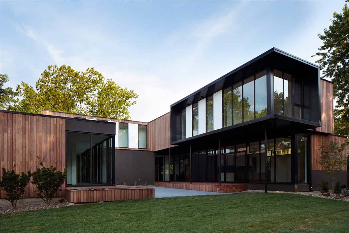 Baulinder Haus by Hufft Projects in Mission Hills, Kansas