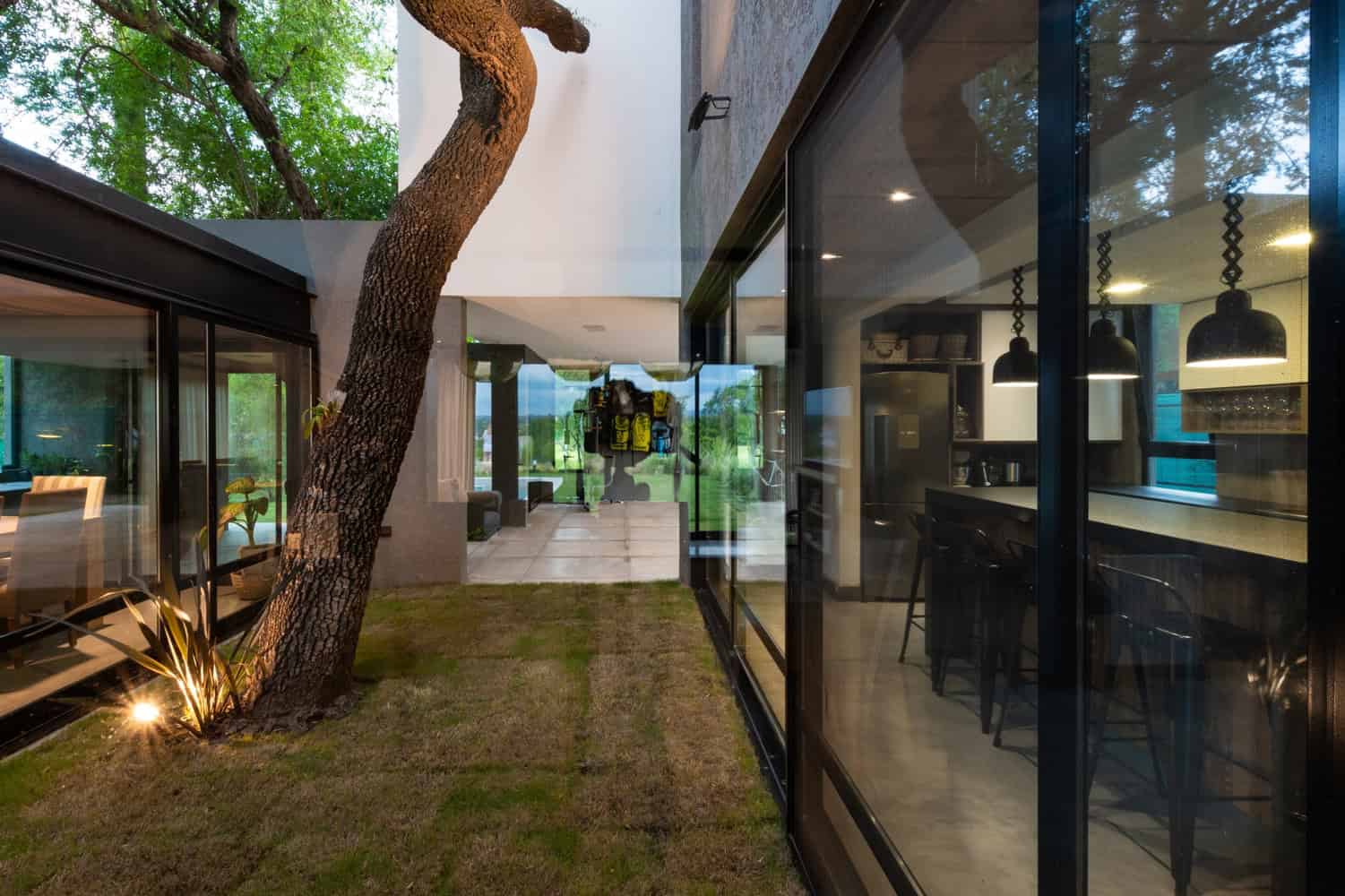 Cientocinco House by JAMStudio Arquitectos and Ivanna Cresta in Cordoba, Argentina
