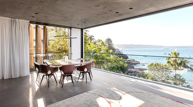 Crescent House by Matthew Woodward Architecture in Vaucluse, Australia