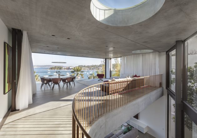 Crescent House by Matthew Woodward Architecture in Vaucluse, Australia