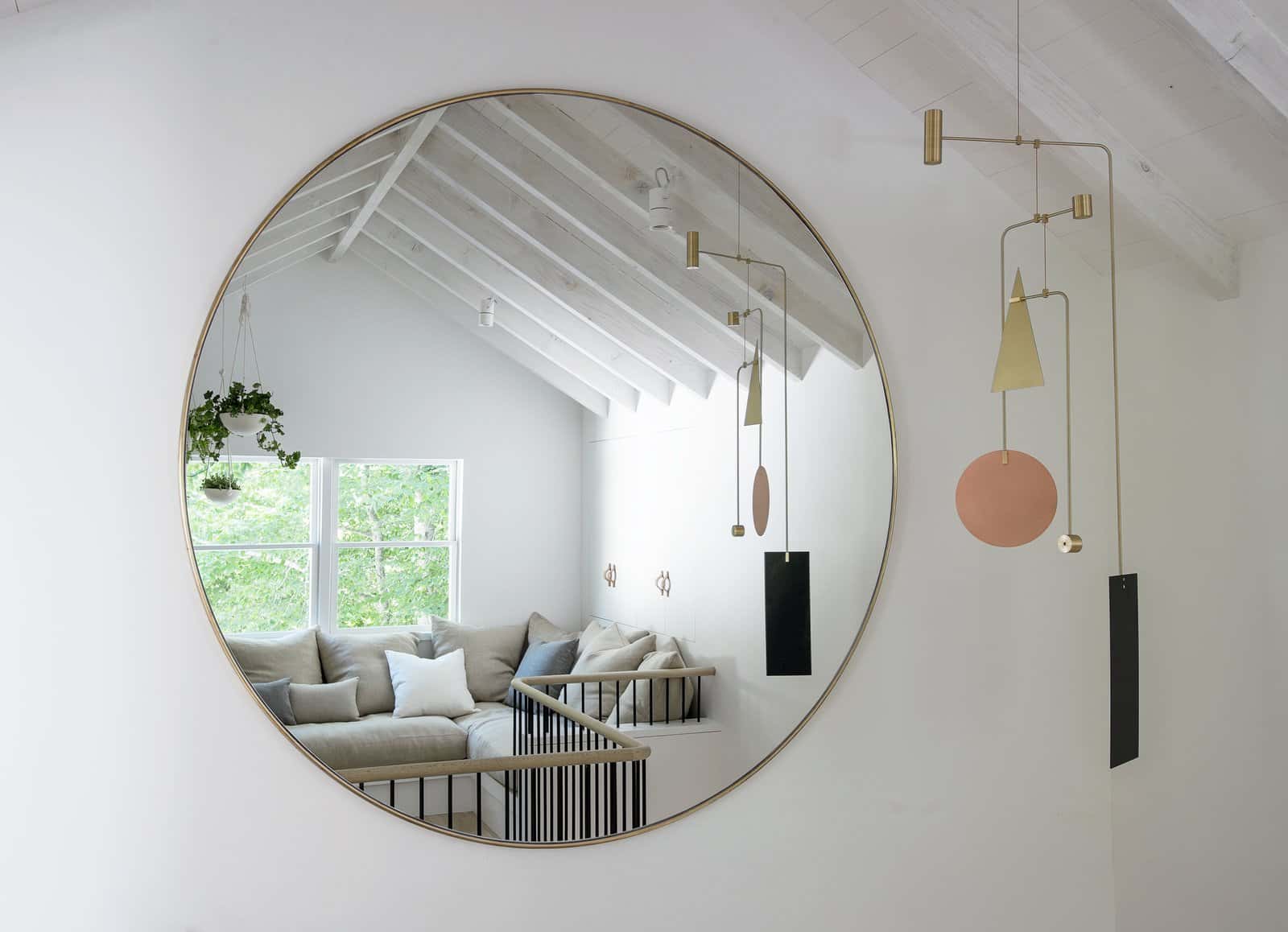 A Hamptons Beach Retreat gets a Scandinavian-Style Interior Makeover A Hamptons Beach Retreat gets a Scandinavian-Style Interior Makeover