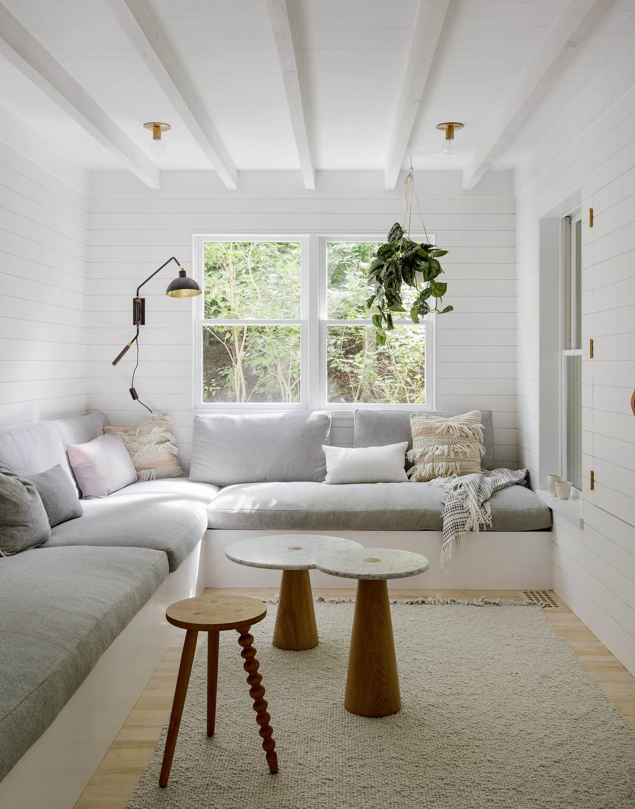 A Hamptons Beach Retreat gets a Scandinavian-Style Interior Makeover A Hamptons Beach Retreat gets a Scandinavian-Style Interior Makeover