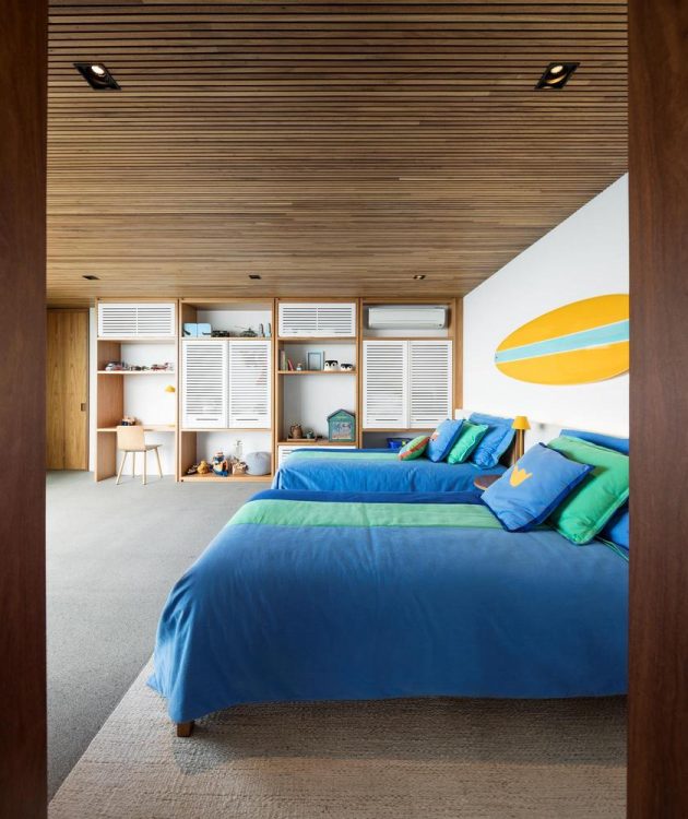 Peninsula House by Bernardes Arquitetura in Sao Paulo, Brazil