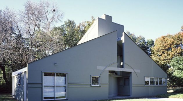 “Less is a Bore”; In Memory of Robert Venturi Who changed the Notion of Modern Architecture
