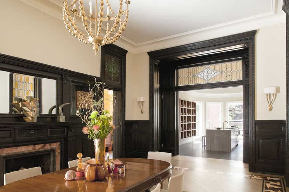 15 Classy Victorian Dining Room Designs You'll Fall In Love With