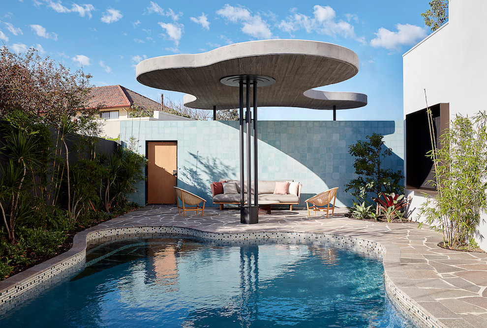 18 Breathtaking Mid-Century Modern Swimming Pool Designs