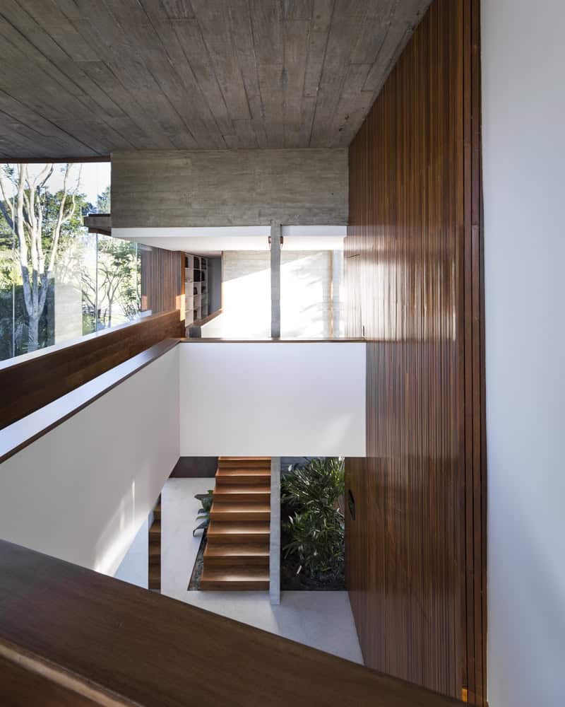 Angular House by Stemmer Rodrigues Arquitetura in Porto Alegre, Brazil Angular House by Stemmer Rodrigues Arquitetura in Porto Alegre, Brazil