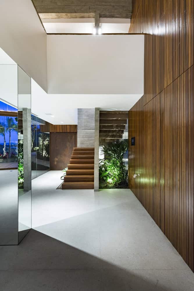 Angular House by Stemmer Rodrigues Arquitetura in Porto Alegre, Brazil Angular House by Stemmer Rodrigues Arquitetura in Porto Alegre, Brazil