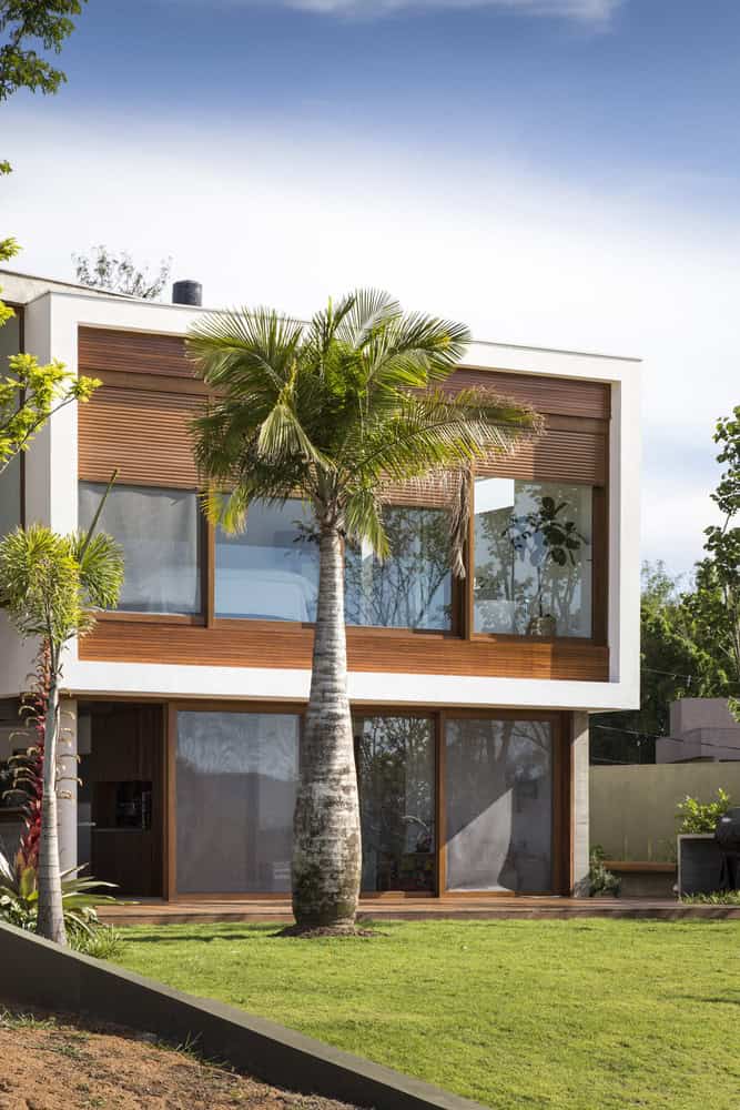 Angular House by Stemmer Rodrigues Arquitetura in Porto Alegre, Brazil Angular House by Stemmer Rodrigues Arquitetura in Porto Alegre, Brazil