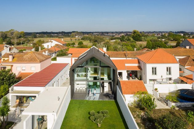 Arch House by FRARI - Architecture Network in Aveiro, Portugal