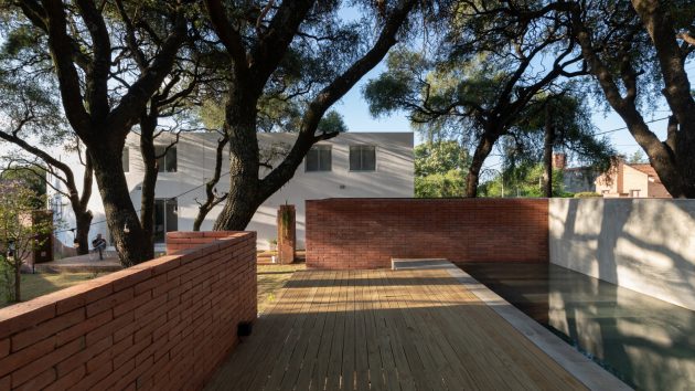 Las Delfinas House by Andres Alonso in Argentina
