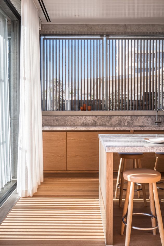 Mermaid Beach Residence by BE Architecture in Queensland, Australia