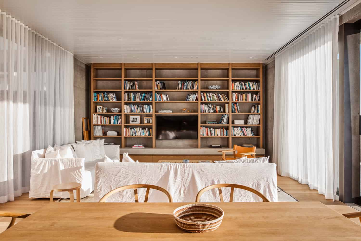 Mermaid Beach Residence by BE Architecture in Queensland, Australia Mermaid Beach Residence by BE Architecture in Queensland, Australia