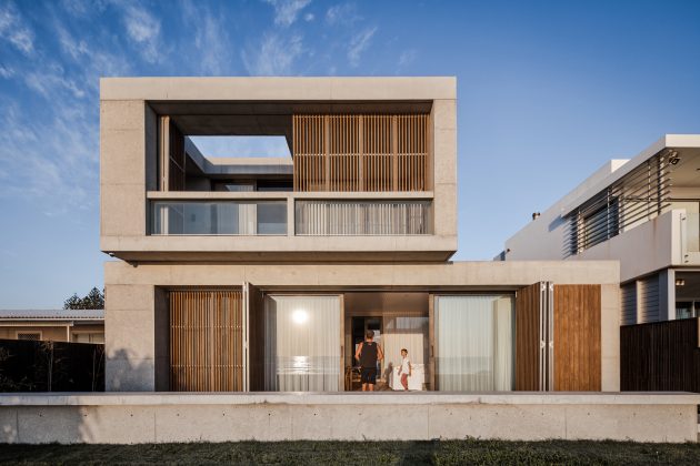 Mermaid Beach Residence by BE Architecture in Queensland, Australia