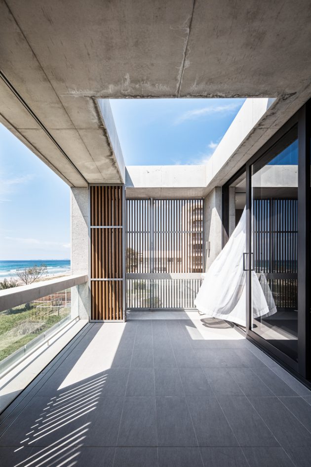 Mermaid Beach Residence by BE Architecture in Queensland, Australia