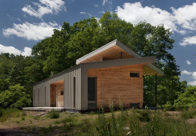 Ridge House by GriD Architects in Berkeley Springs, West Virginia