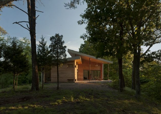 Ridge House by GriD Architects in Berkeley Springs, West Virginia