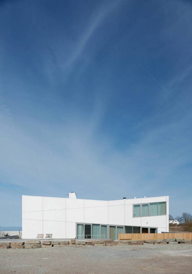 Widlund House by Claesson Koivisto Rune Architects in Sandvik, Sweden