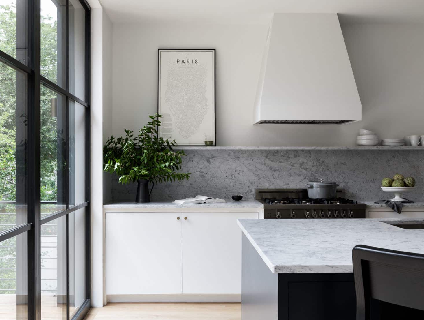 10 Solid and Dramatic Marble Kitchen Backsplashes 10 Solid and Dramatic Marble Kitchen Backsplashes