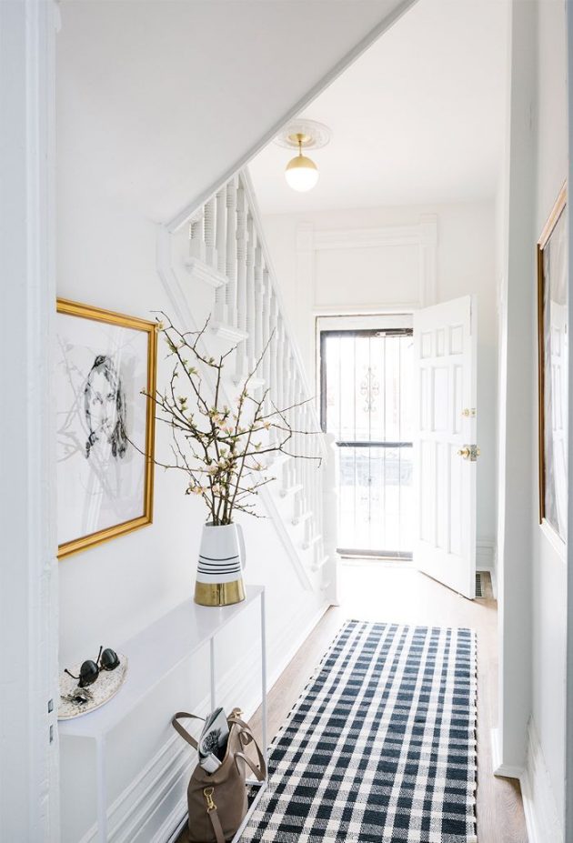 Ideas on how to decorate the entryway in your home