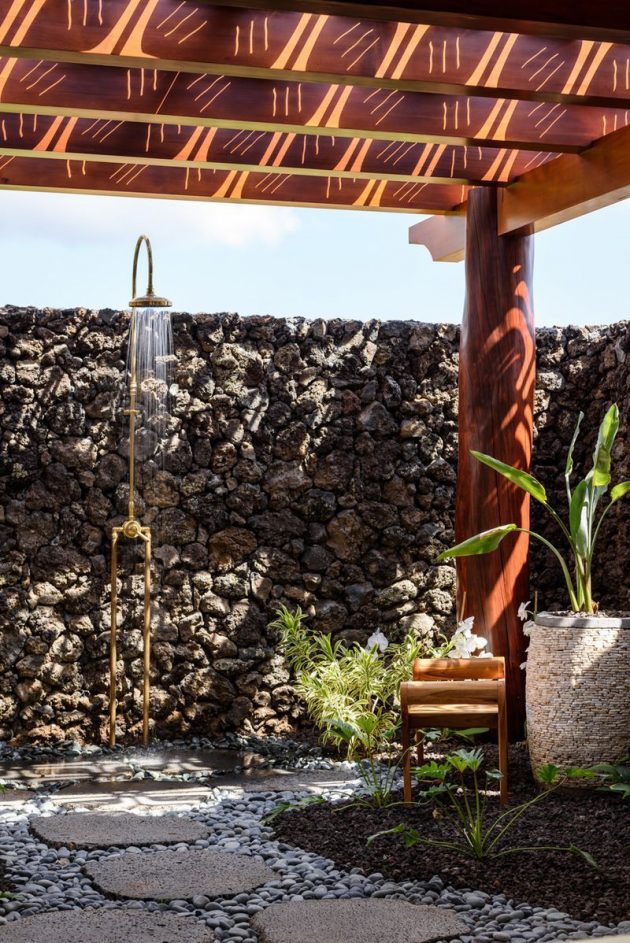 8 Luxurious Outdoor Shower Ideas for your Backyard