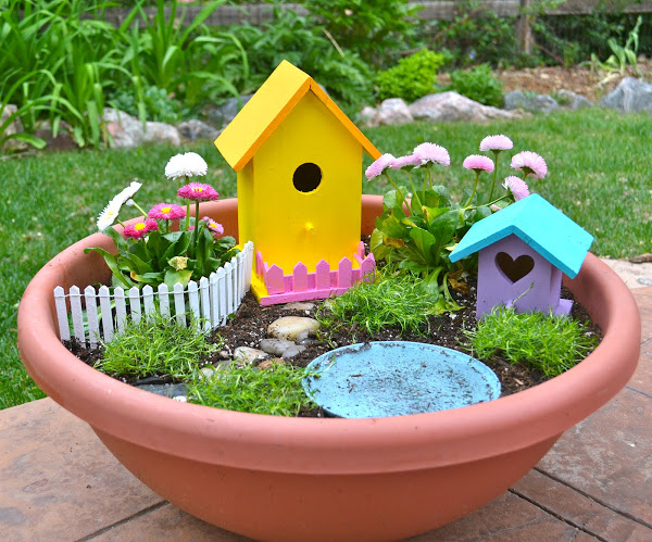 15 Beautiful DIY Garden Projects You Need To Craft This Spring