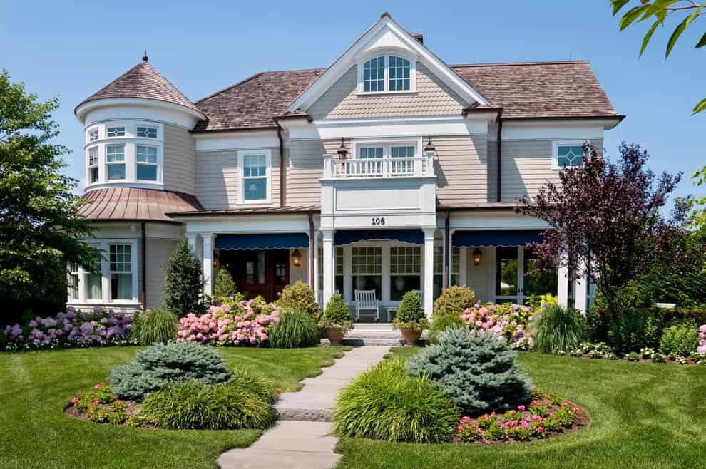 15 Lush Victorian Landscape Designs That Will Take Your Breath Away