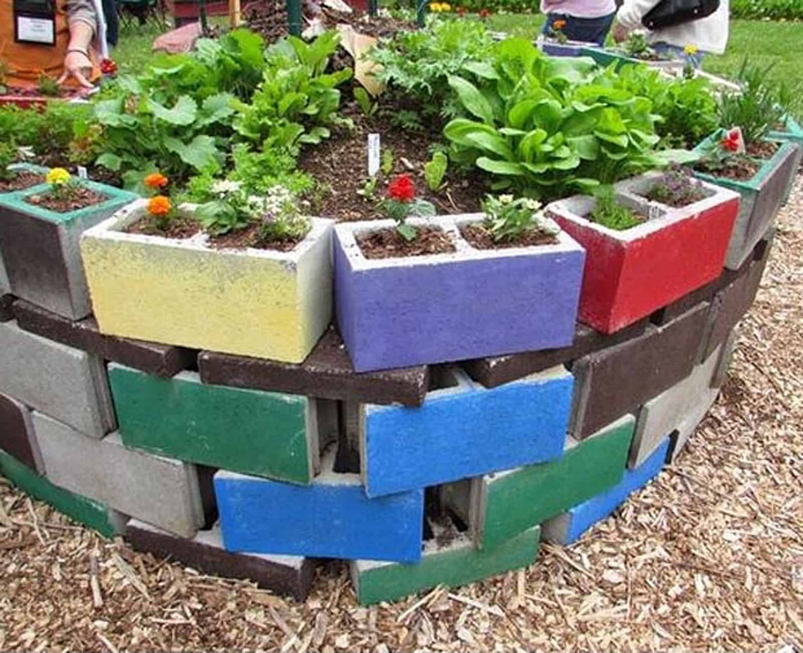 19 Cool Cinder Block Planters That Everyone Can Make 19 Cool Cinder Block Planters That Everyone Can Make