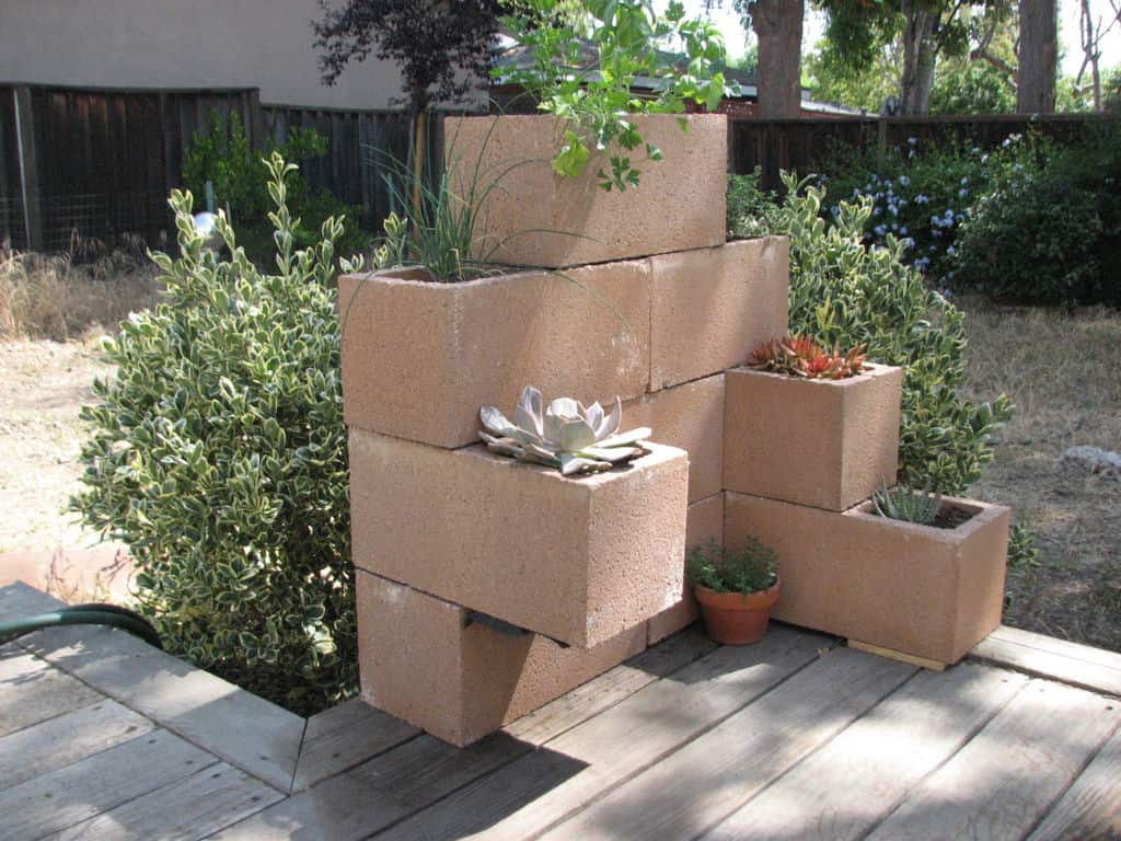 19 Cool Cinder Block Planters That Everyone Can Make 19 Cool Cinder Block Planters That Everyone Can Make