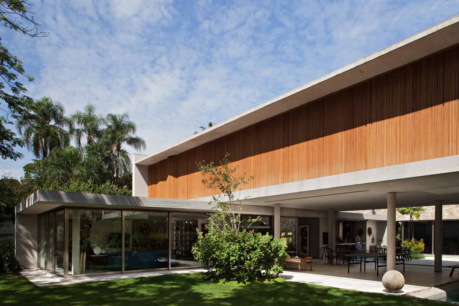 Cidade Jardim House by Perkins+Will in Sao Paulo, Brazil Cidade Jardim House by Perkins+Will in Sao Paulo, Brazil