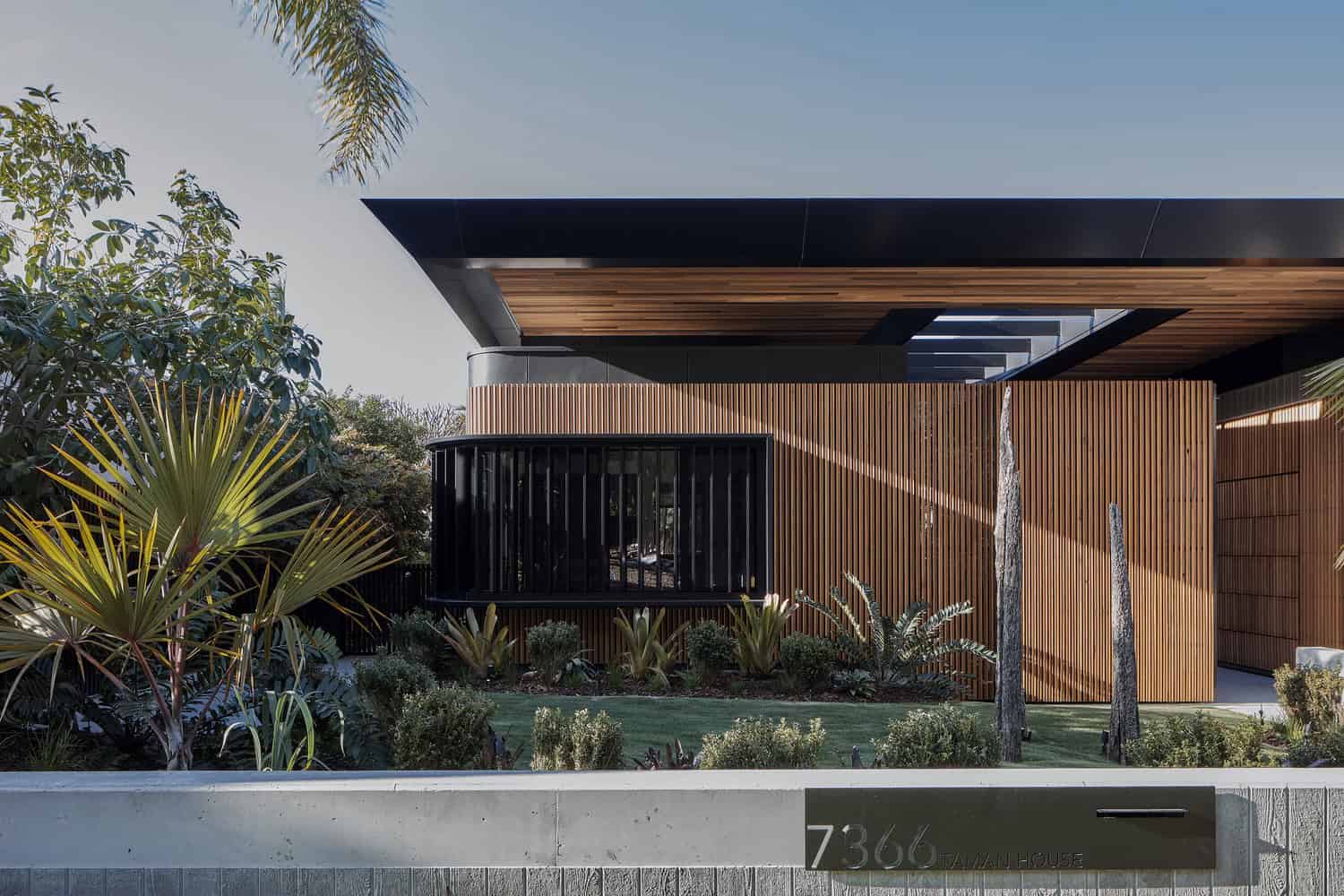 Cove House by Justin Humphrey Architect in Brisbane, Australia Cove House by Justin Humphrey Architect in Brisbane, Australia