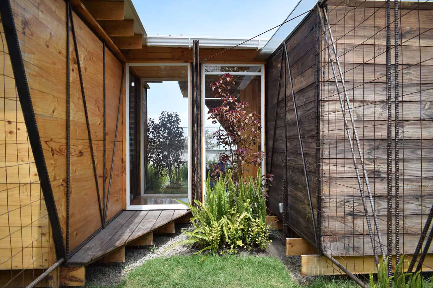 Orange Lemon House by Daniel Moreno Flores in Quito, Ecuador Orange Lemon House by Daniel Moreno Flores in Quito, Ecuador