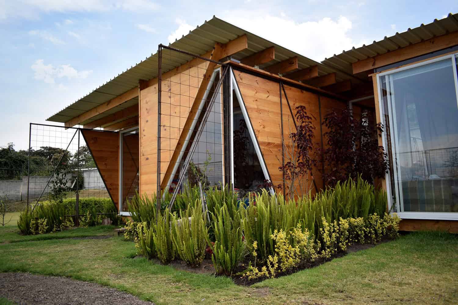 Orange Lemon House by Daniel Moreno Flores in Quito, Ecuador Orange Lemon House by Daniel Moreno Flores in Quito, Ecuador