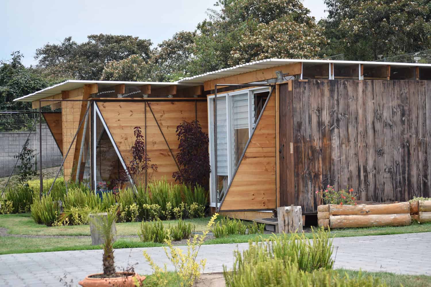 Orange Lemon House by Daniel Moreno Flores in Quito, Ecuador Orange Lemon House by Daniel Moreno Flores in Quito, Ecuador