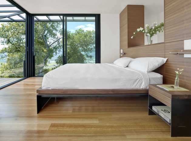 RidgeView House by Zack de Vito Architecture + Construction in California, USA