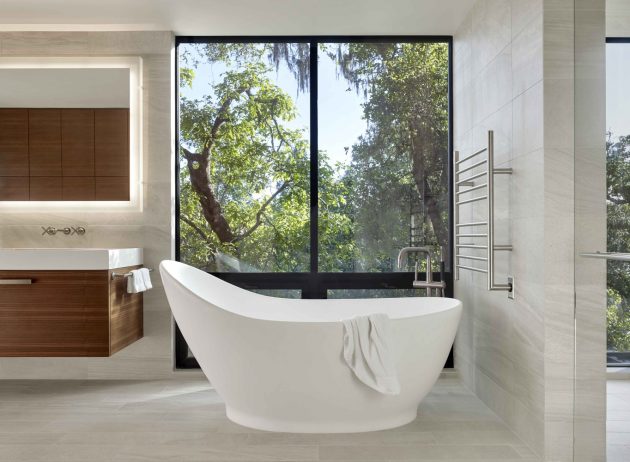 RidgeView House by Zack de Vito Architecture + Construction in California, USA