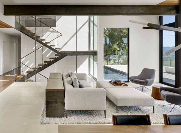 RidgeView House by Zack de Vito Architecture + Construction in California, USA