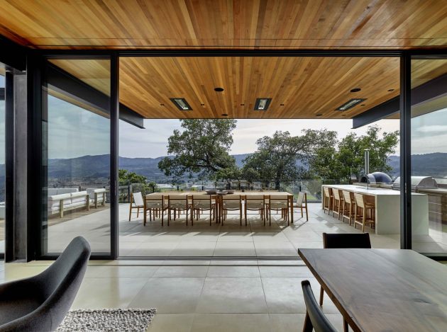 RidgeView House by Zack de Vito Architecture + Construction in California, USA