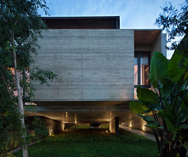 SR House by Nataneka Architect in Jakarta, Indonesia