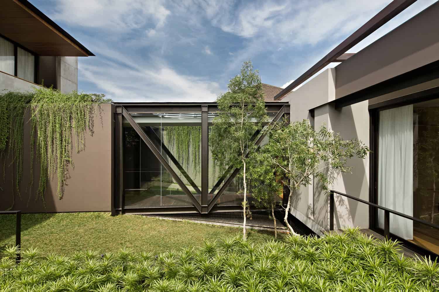 SR House by Nataneka Architect in Jakarta, Indonesia SR House by Nataneka Architect in Jakarta, Indonesia